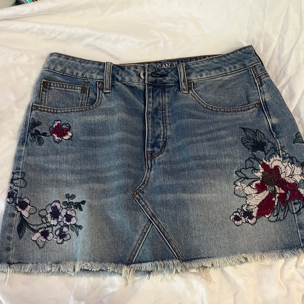 American eagle embroidered mini skirt